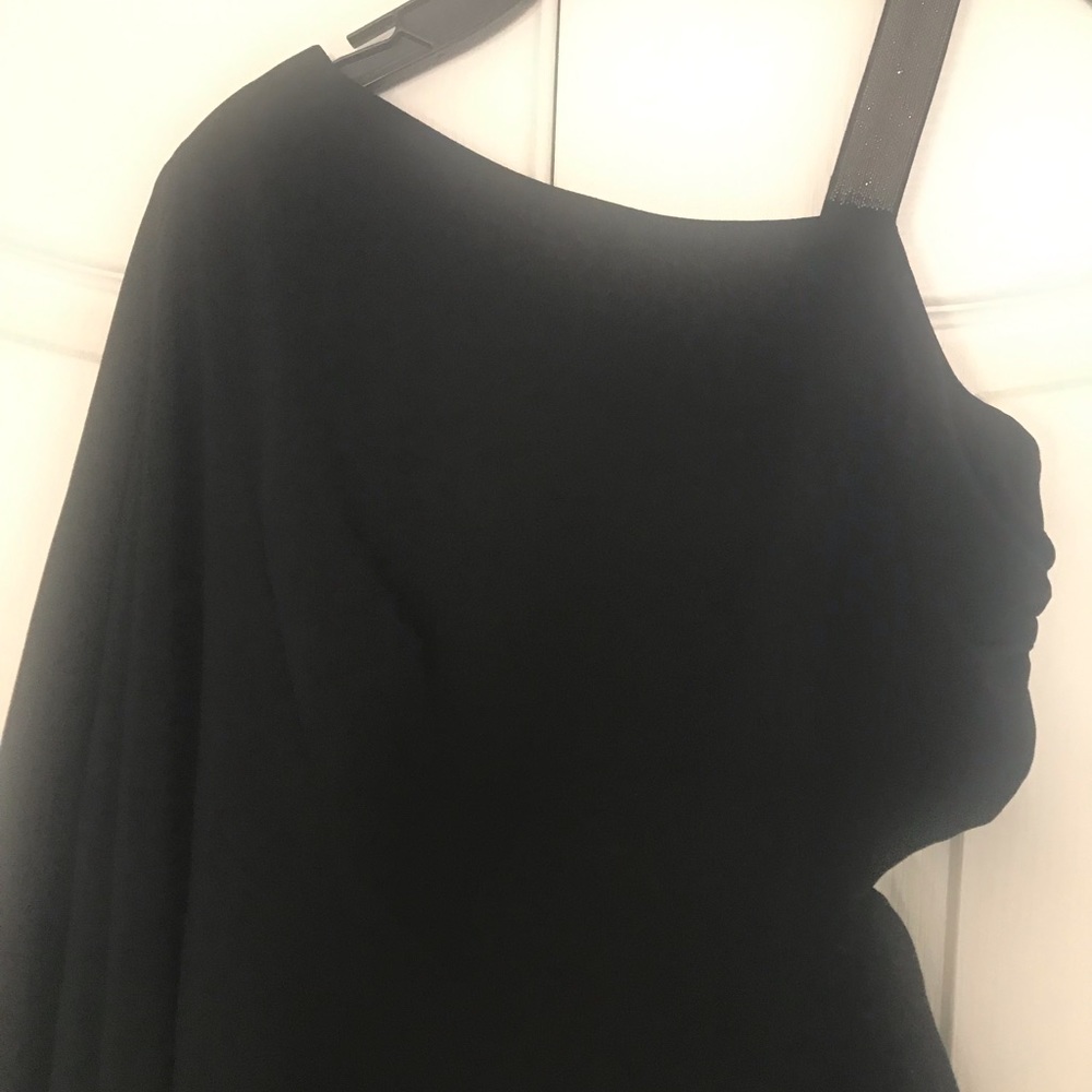 Halston Cutout Gown - Picture 8 of 10